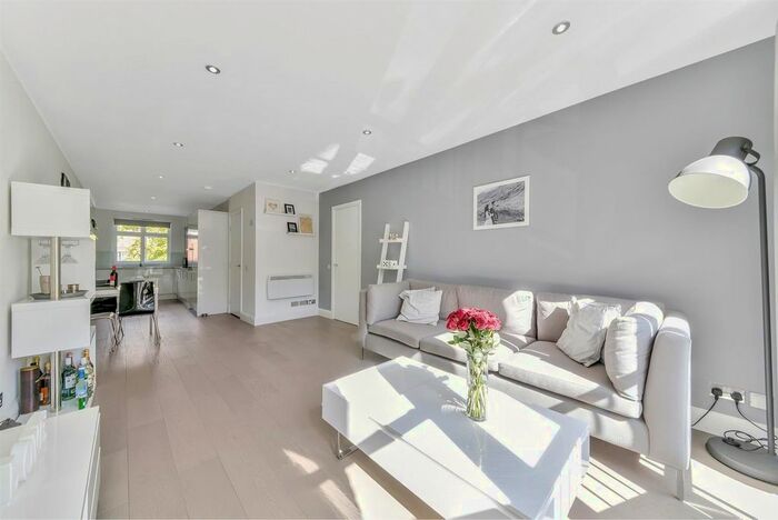 2 Bedroom Flat To Rent In Fairfield Road, London, E3