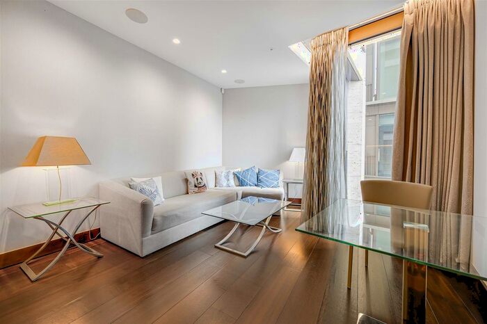 1 Bedroom Flat To Rent In Kings Gate Walk, Westminster, London, SW1E