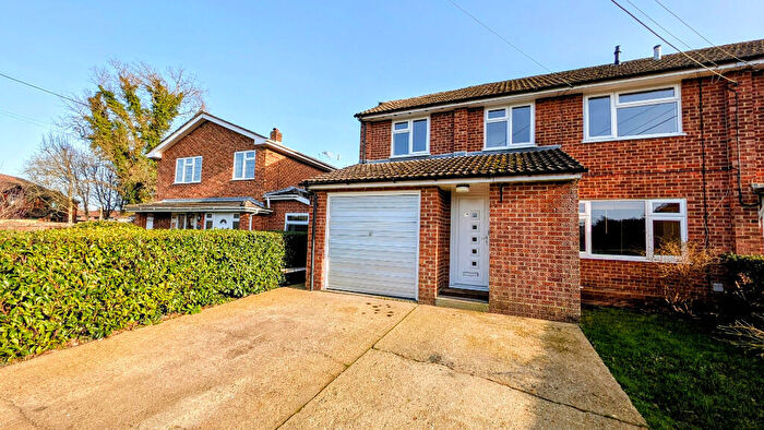 5 Bedroom End Of Terrace House For Sale In Chase Road, Lindford, Hampshire, GU35