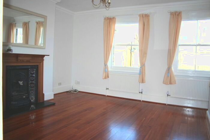 2 Bedroom Flat To Rent In Homefield Rd, Wimbledon Village, SW19