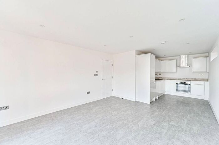 1 Bedroom Flat To Rent In Conyers Road, Streatham, London, SW16