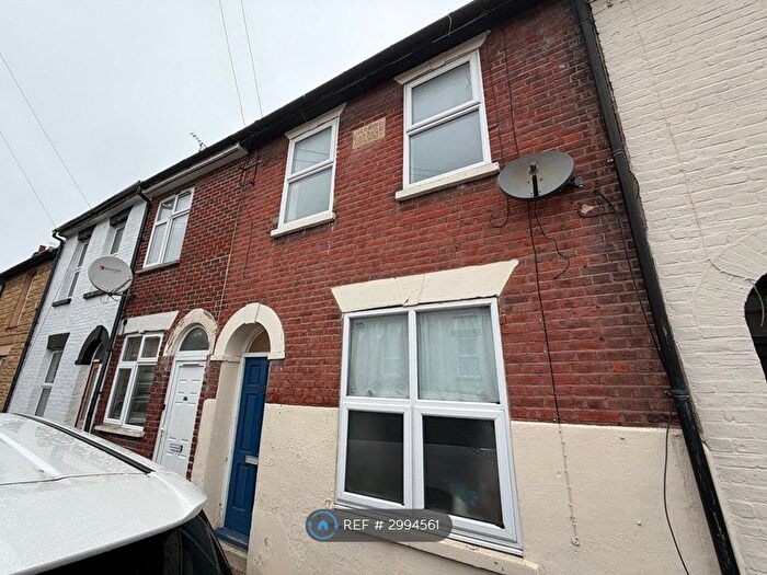 1 Bedroom Flat To Rent In East Street, Chatham, ME4