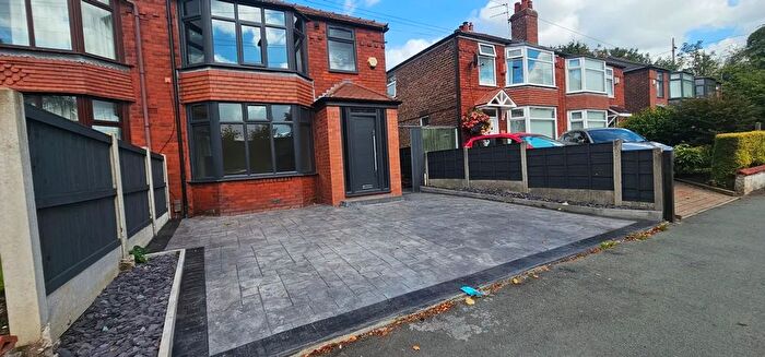 4 Bedroom Semi-Detached House To Rent In School Lane, Manchester, M20