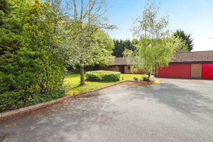 4 Bedroom Bungalow For Sale In Portland Gardens, Hucknall, Nottingham, Nottinghamshire, NG15