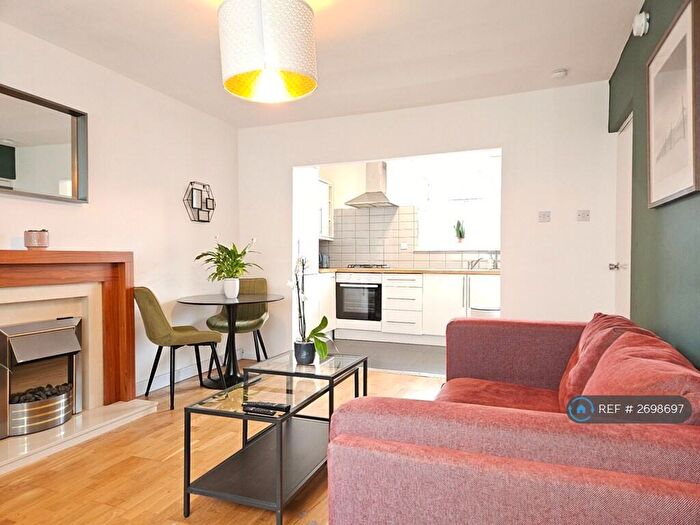 1 Bedroom Flat To Rent In Maxwell Gardens, Glasgow, G41
