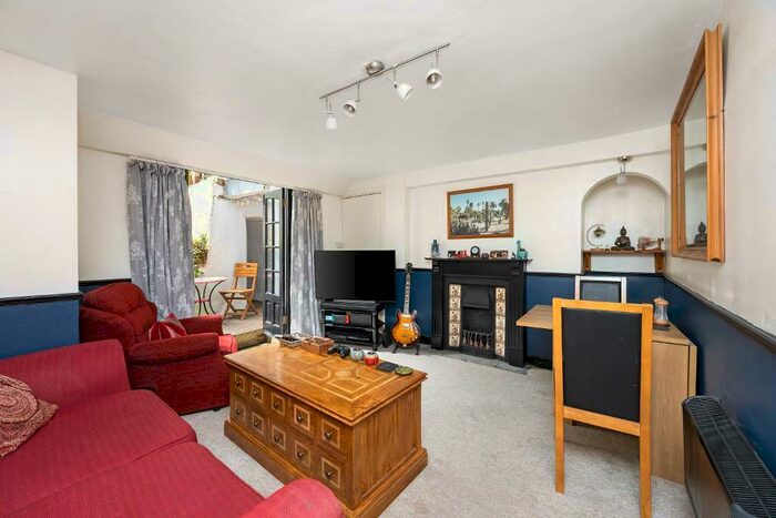 2 Bedroom Apartment For Sale In Montpelier Road, Brighton, BN1