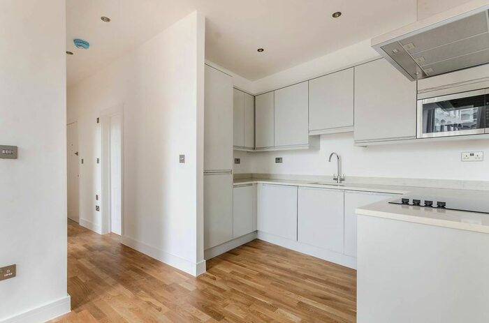2 Bedroom Flat To Rent In Grays Inn Road, Bloomsbury, London, WC1X