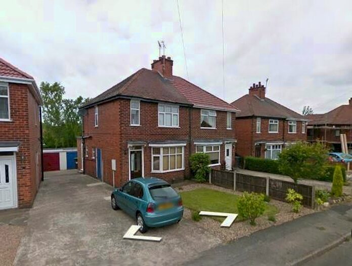 2 Bedroom Property To Rent In Laxton Avenue, NG17