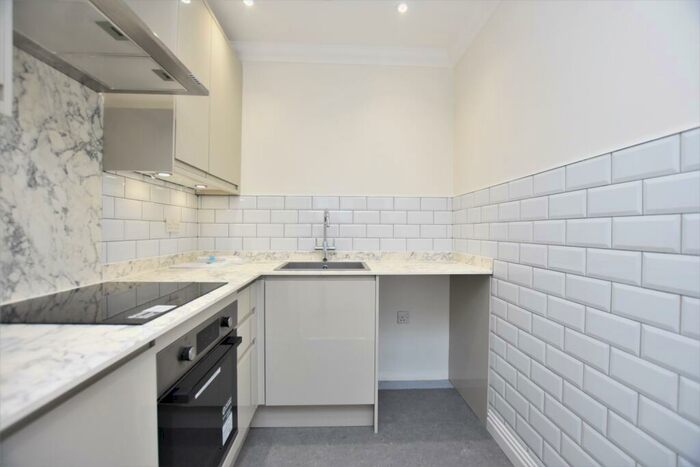 Studio To Rent In Carlton Parade Orpington, BR6