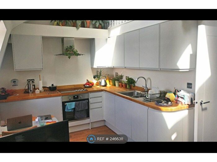 1 Bedroom Flat To Rent In Norwood Road, London, SE27