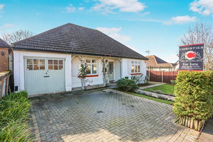 4 Bedroom Bungalow For Sale In Aultone Way, Sutton, SM1