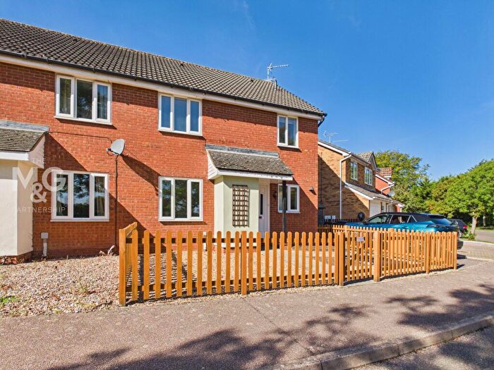 2 Bedroom Cluster House For Sale In Hepworth Avenue, Bury St. Edmunds, IP33