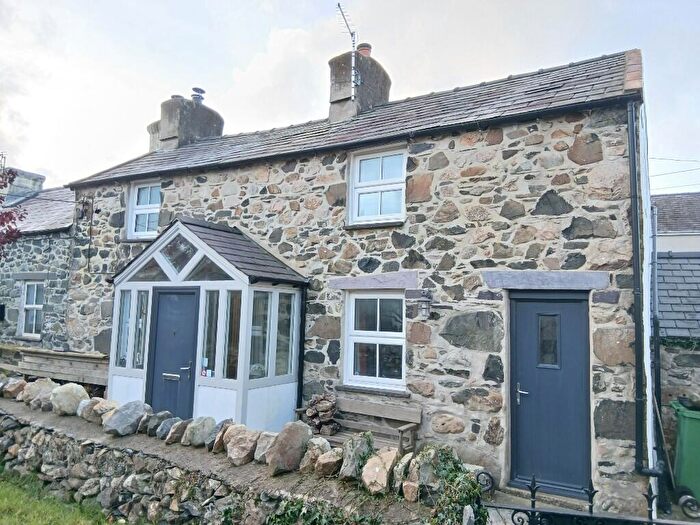 2 Bedroom Semi-Detached House For Sale In Seion, LL55