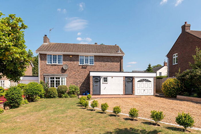 4 Bedroom Detached House For Sale In Yeomans Close, Catworth, Huntingdon, PE28