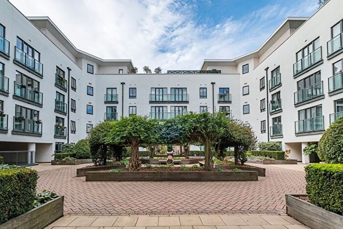 1 Bedroom Flat To Rent In Holford Way, London, SW15