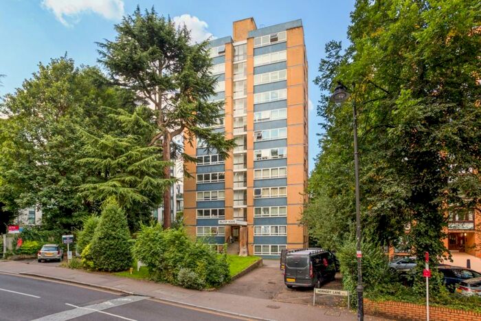 Apartment To Rent In Hilltop House, Hornsey Lane, London, N6