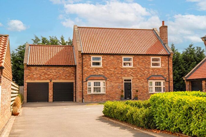 6 Bedroom Detached House For Sale In Hall Close, Church Fenton, Tadcaster, LS24