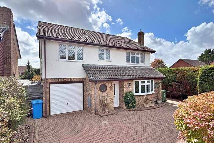 4 Bedroom Detached House For Sale In Georgina Close, Poole, BH12