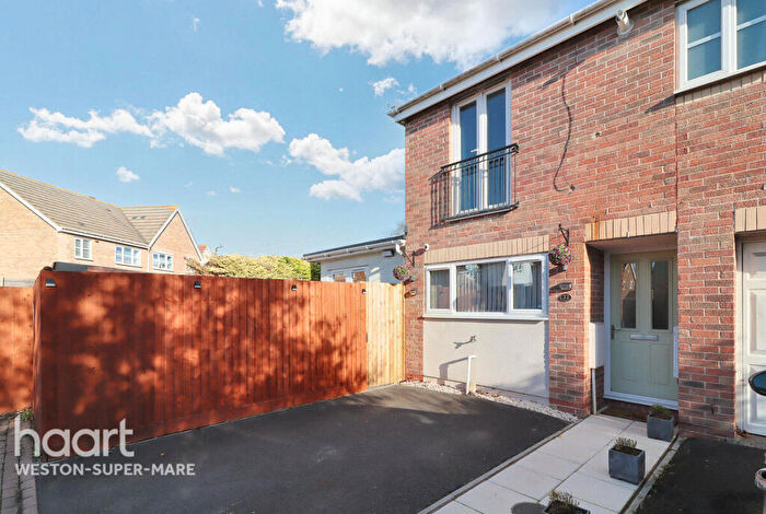 3 Bedroom Coach House For Sale In Jasmine Way, Weston-Super-Mare, BS24