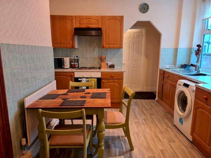 1 Bedroom Apartment To Rent In Carholme Road, LN1