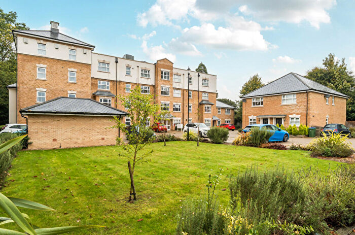 2 Bedroom Apartment For Sale In Timms Close, Horsham, West Sussex, RH12
