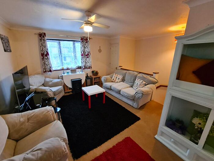 1 Bedroom Flat To Rent In The Warren, Sandown, PO36