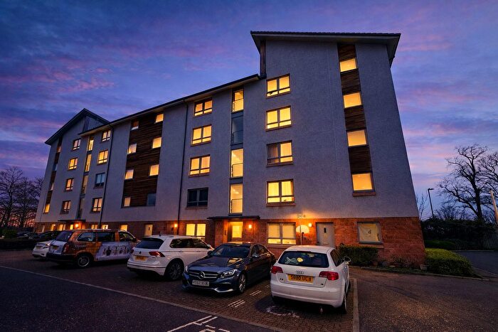 2 Bedroom Flat To Rent In St Triduanas Rest, Edinburgh, EH7