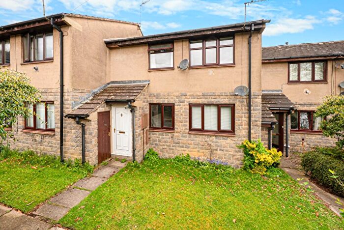 2 Bedroom Flat For Sale In Oakdale Glen, Harrogate, North Yorkshire, Uk, HG1