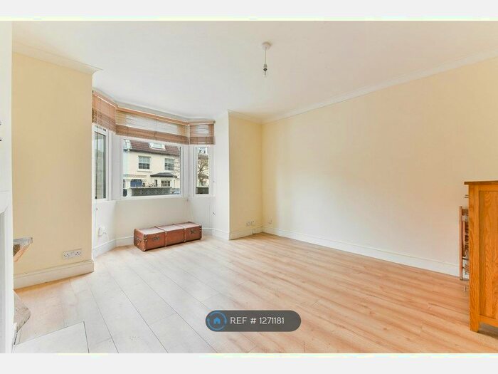 1 Bedroom Flat To Rent In Queen Mary Road, London SE19