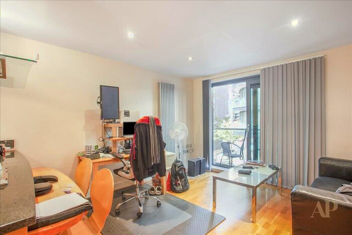 1 Bedroom Apartment To Rent In Millharbour, South Quay, London, E14