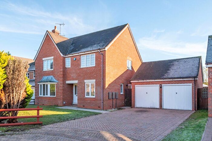 4 Bedroom Detached House For Sale In Tythe Barn Lane, Dickens Heath Village, Solihull, B90