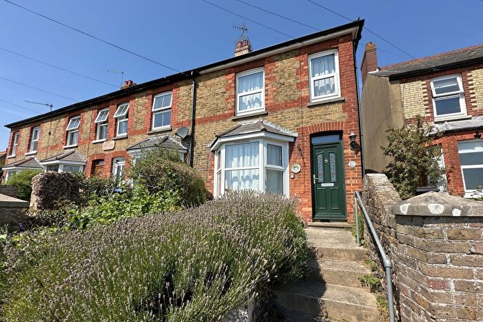 2 Bedroom End Terrace House For Sale In Dover Road, Sandwich, CT13