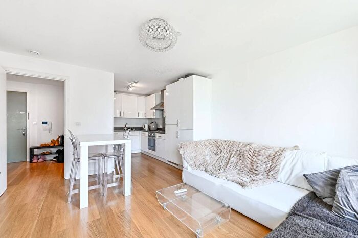 1 Bedroom Flat To Rent In York Way, King's Cross, London, N1C