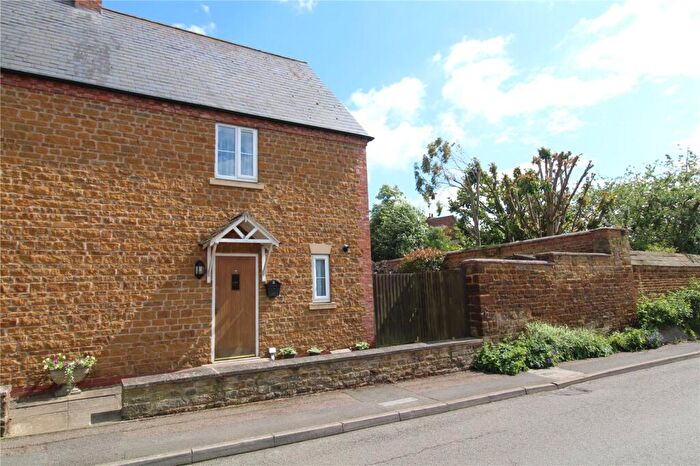 2 Bedroom Semi Detached House For Sale In Phipps Road, Woodford Halse, Northamptonshire, NN11