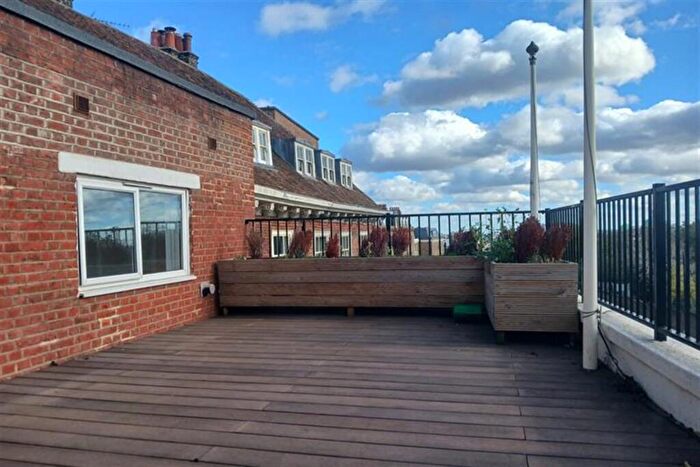 1 Bedroom Flat To Rent In Highgate High Street, Highgate, N6