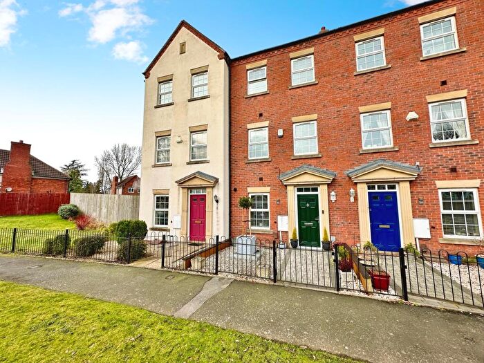 5 Bedroom Town House For Sale In Pennyhill Lane, West Bromwich, B71