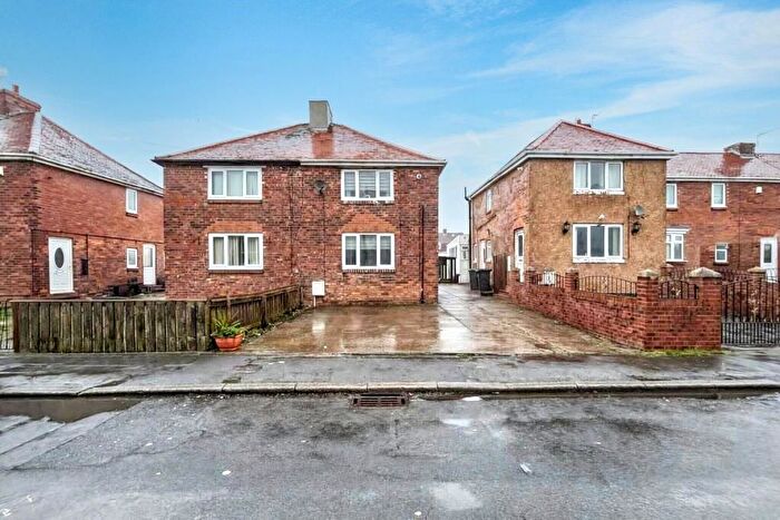 3 Bedroom Semi Detached House For Sale In Williamson Square, Wingate, TS28