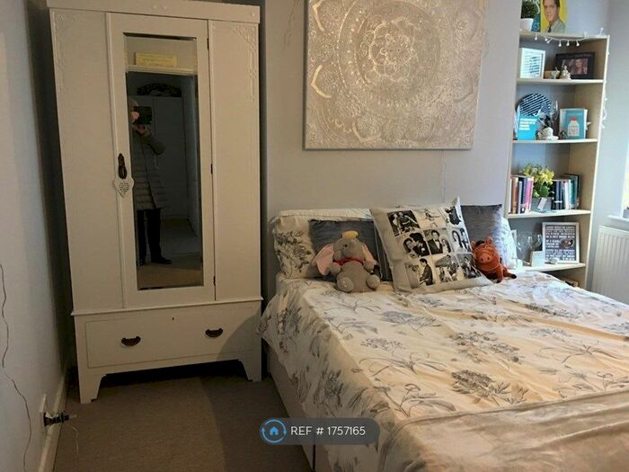 4 Bedroom Terraced House To Rent In Victoria Place, Cheltenham, GL52