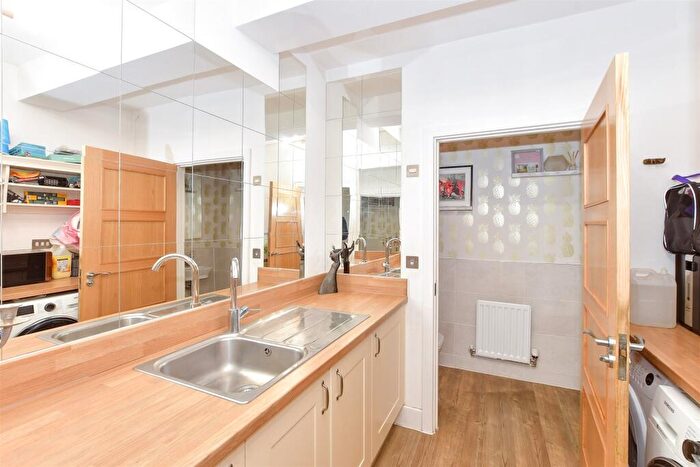 4 Bedroom Detached House For Sale In Southern View, Haywards Heath, West Sussex, RH16
