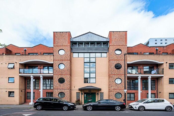 1 Bedroom Flat To Rent In Back Church Lane, Aldgate, London, E1