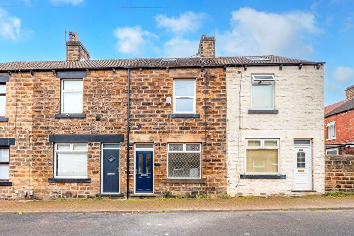 3 Bedroom Terraced House To Rent In Wall Street, Barnsley, S70