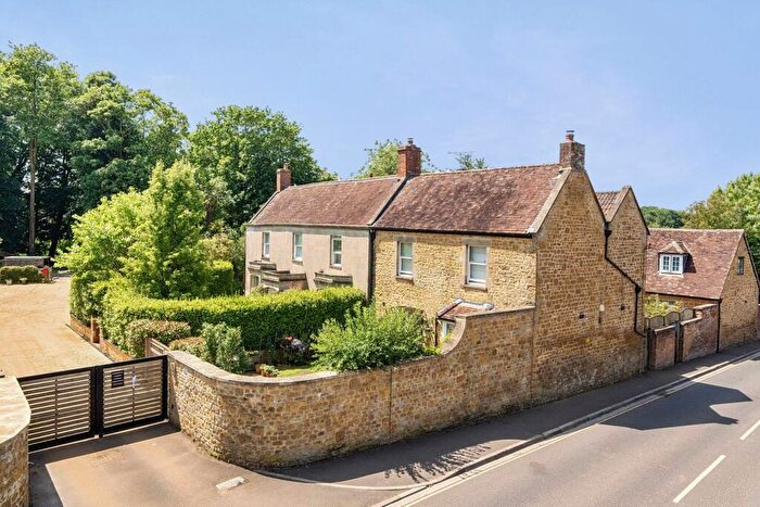 3 Bedroom Semi Detached House For Sale In Station Road, Castle Cary, BA7