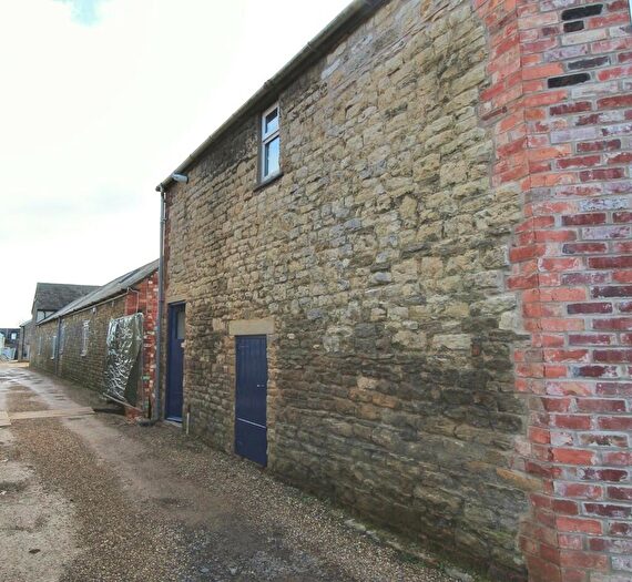 2 Bedroom Apartment To Rent In Manor Road, Brackley, NN13