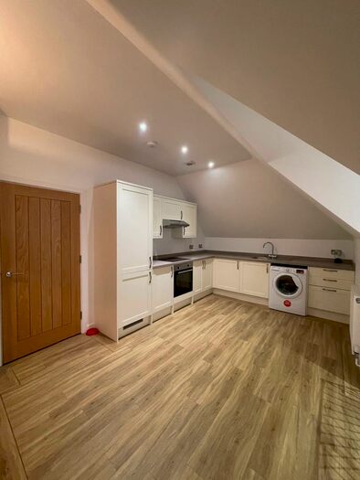 3 Bedroom Apartment To Rent In Station Road, Hayling Island, Hampshire, PO11