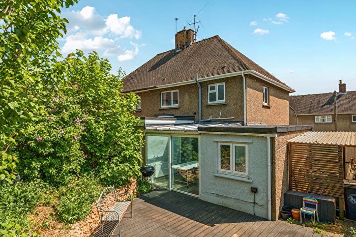 3 Bedroom Semi-Detached House For Sale In Eastfield Road, Witney, OX28