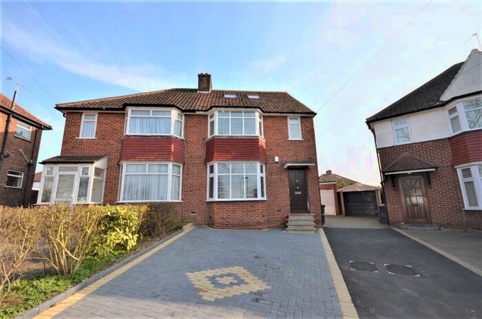 5 Bedroom Semi-Detached House To Rent In Court Way, London, NW9