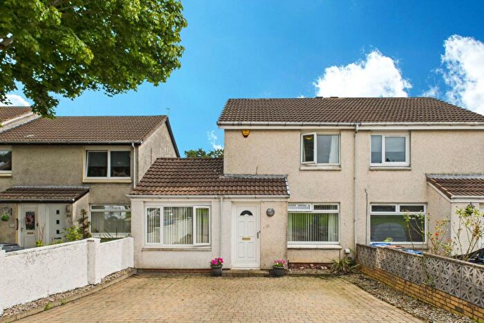 3 Bedroom Semi-Detached House For Sale In Invergarry Quadrant, Thornliebank, G46