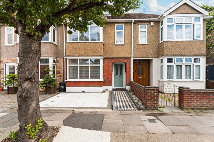4 Bedroom Terraced House To Rent In Oak Street, Romford, RM7