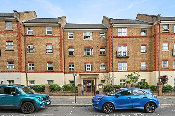 1 Bedroom Flat For Sale In Horn Lane, London, W3
