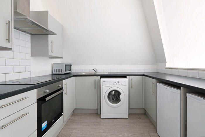 3 Bedroom Flat To Rent In Freshfield Road, Brighton, BN2